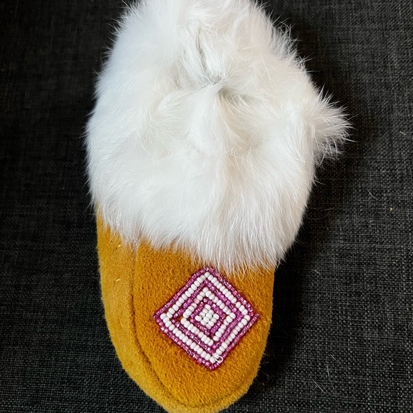 Native moccasins - Picture 3 of 5